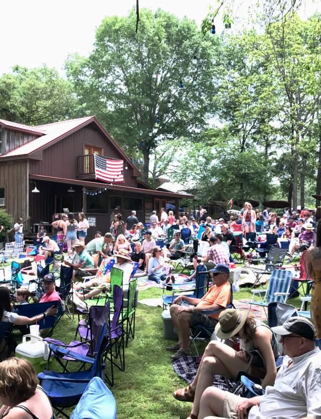 the crowd at the Boogie