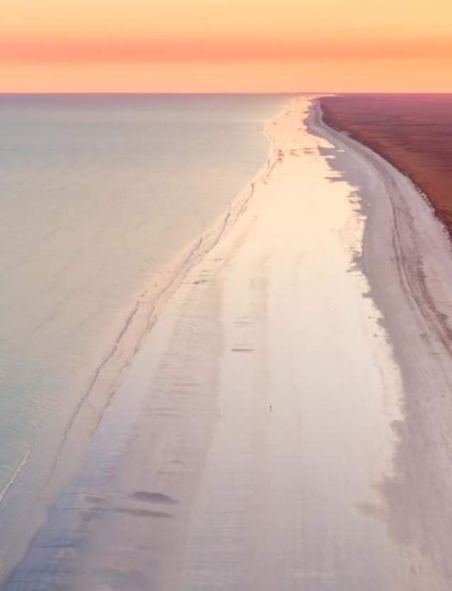 Eighty Mile Beach south of Broome. Image ANW CJ Maddock