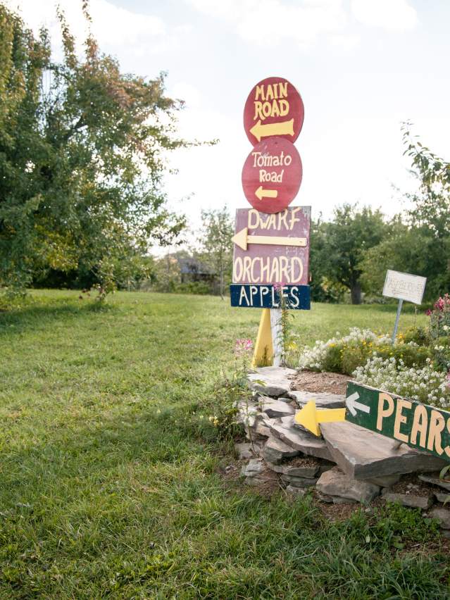 Indian Creek Farm Sign