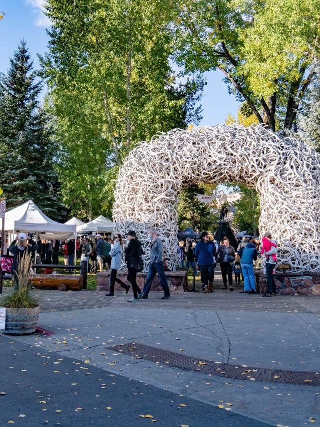 21 Jackson Hole Art Festival ZacharayJaro 21 Jackson Hole Art Festival ZacharayJaro