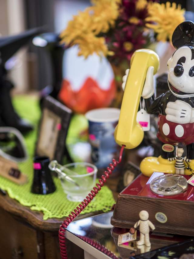 Mickey Mouse phone