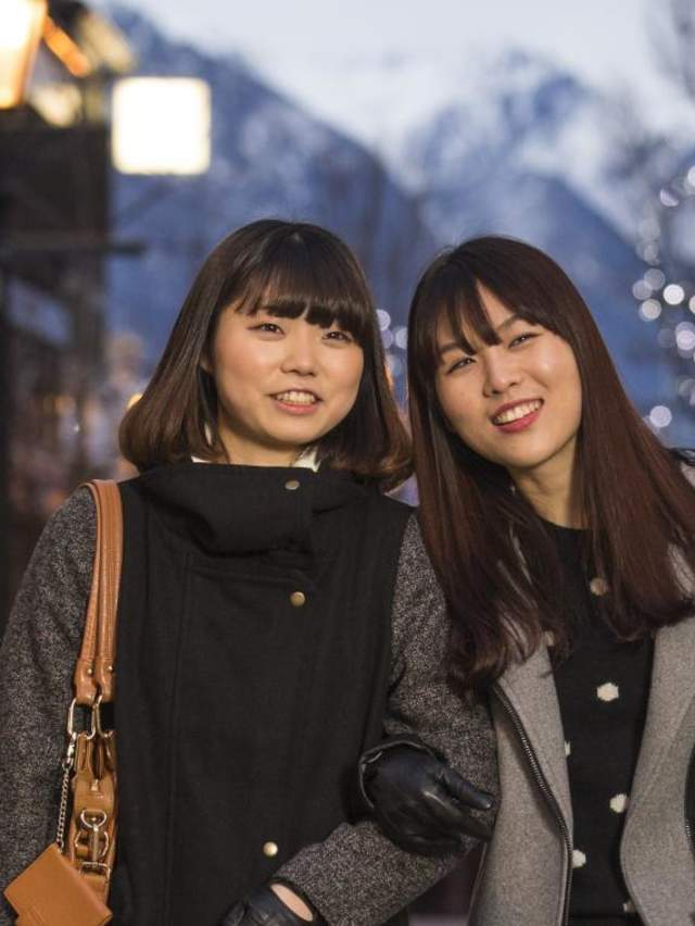 Students Shopping in Queenstown