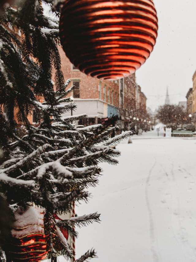 Holiday-Snow-Downtown-Cumberland-MD