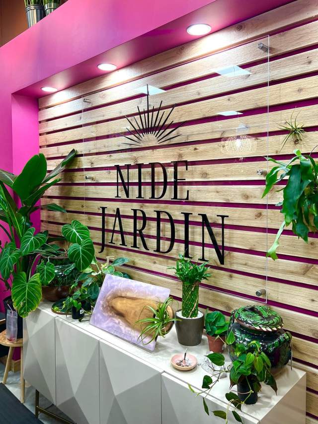 Nide Jardin Sign at Store