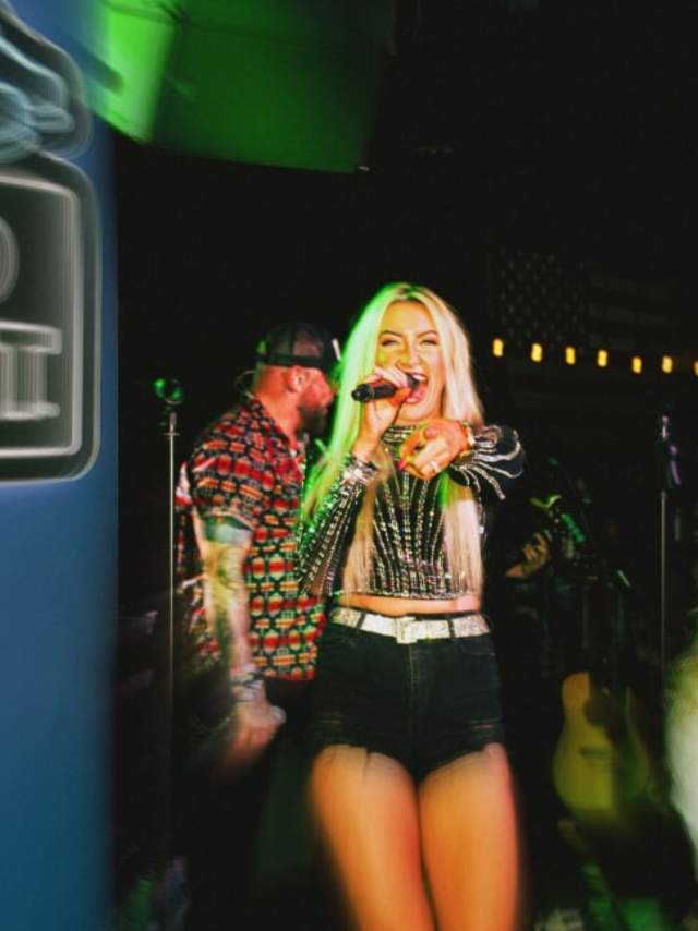 Nash Vegas Saloon - Oswego - Performance