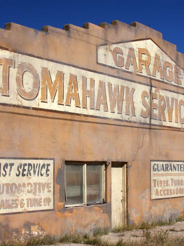 Mountainair Tomahawk Service Station