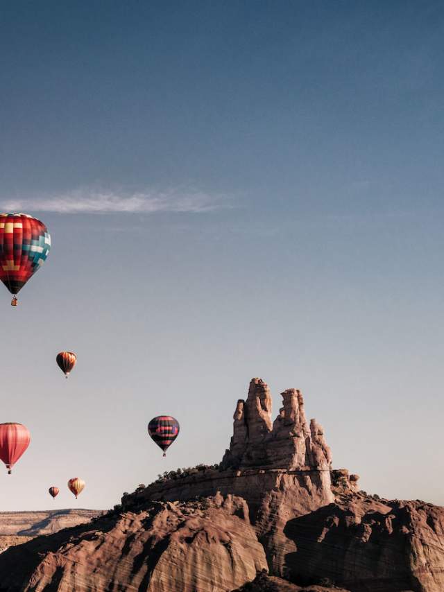 Balloons take to the air over Red Rocks State Park