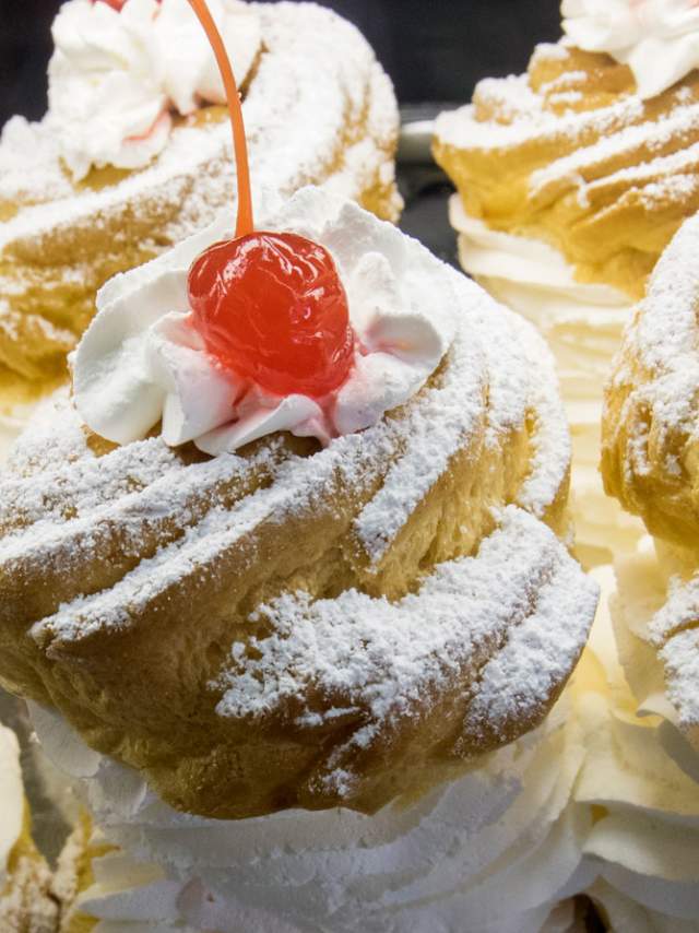 Cream Puffs from Charlie's