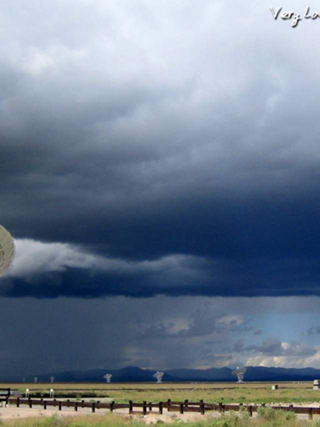 Very Large Array Radio Telescopes