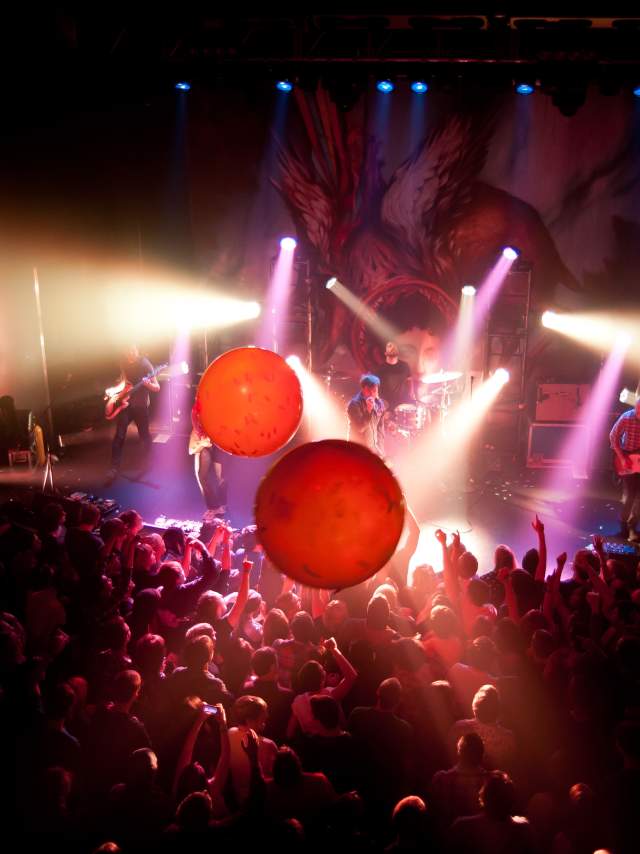 25+ Places to See Live Music in Omaha | Music Halls, Bars, Taverns
