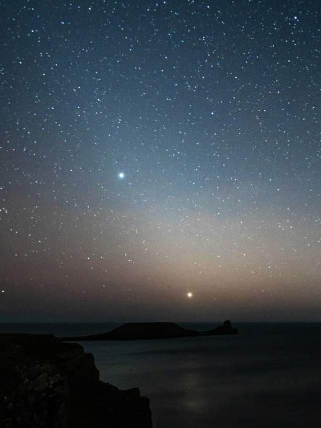 Rhossili bay at night with sky full of stars