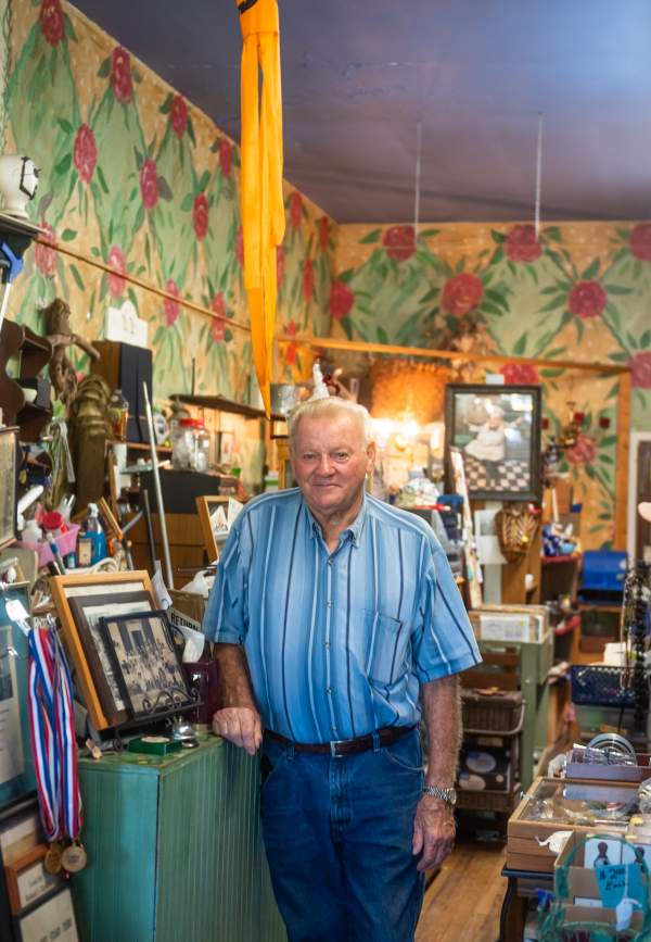 Roland’s Thrift & Antiques