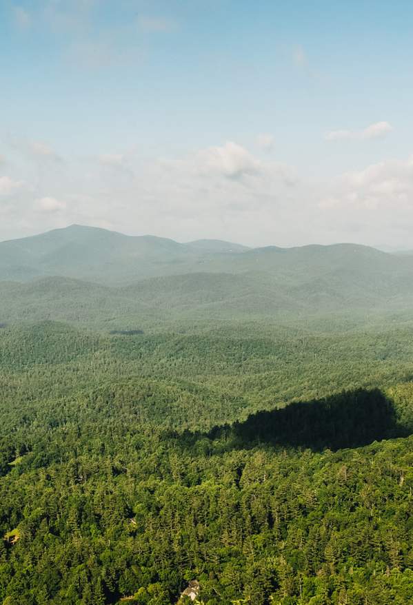 The Blue Ridge Mountain range near Highlands, North Carolina.