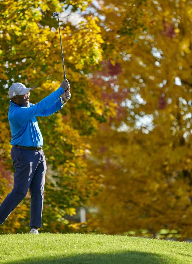 Man golfing