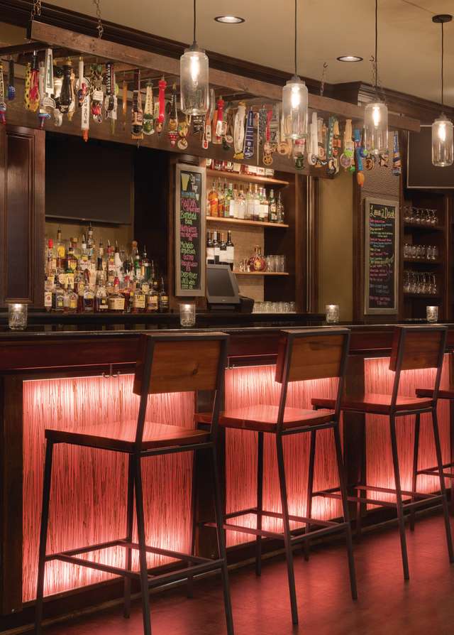Hilton Greenville - The Lobby Bar