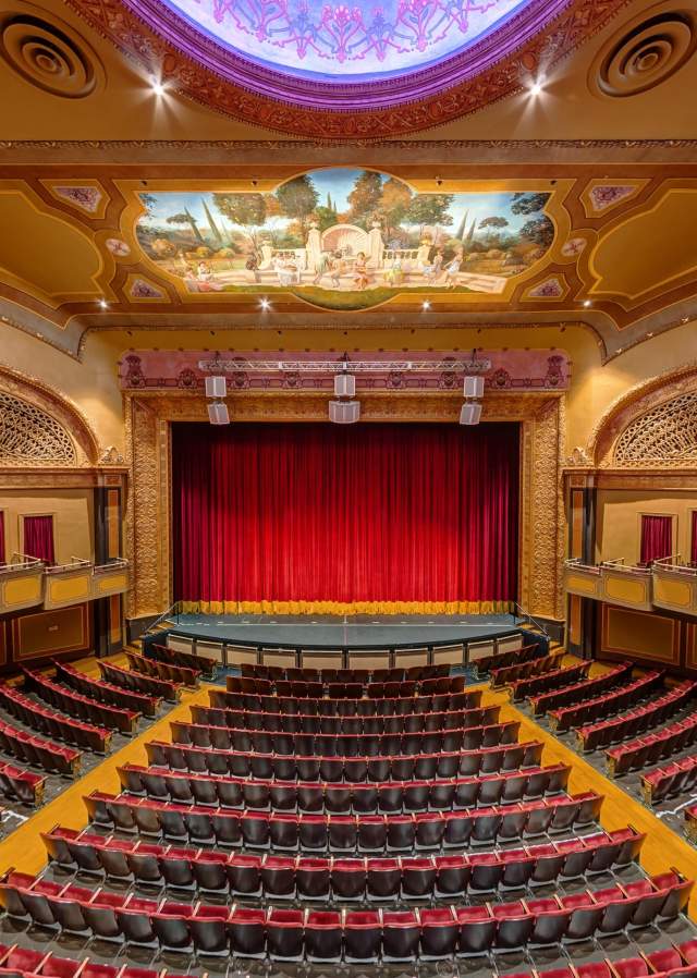 Clemens Center balcony_square - ©Small Town 360