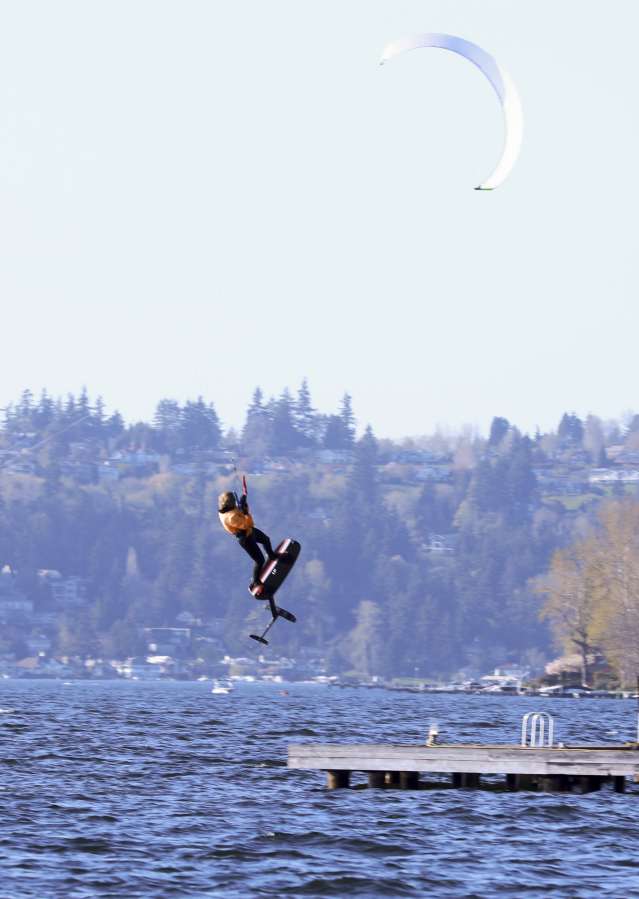 Kitesurfing