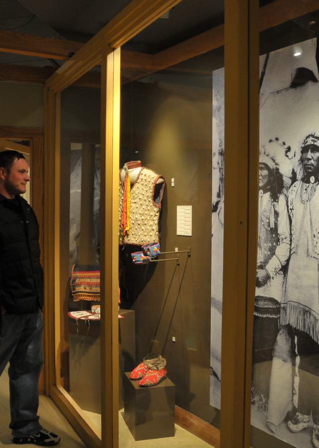 Couple looking at the artifacts at the Buffalo Bill Museum