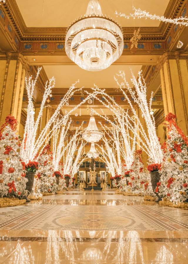 Holiday Lobby - Roosevelt Hotel