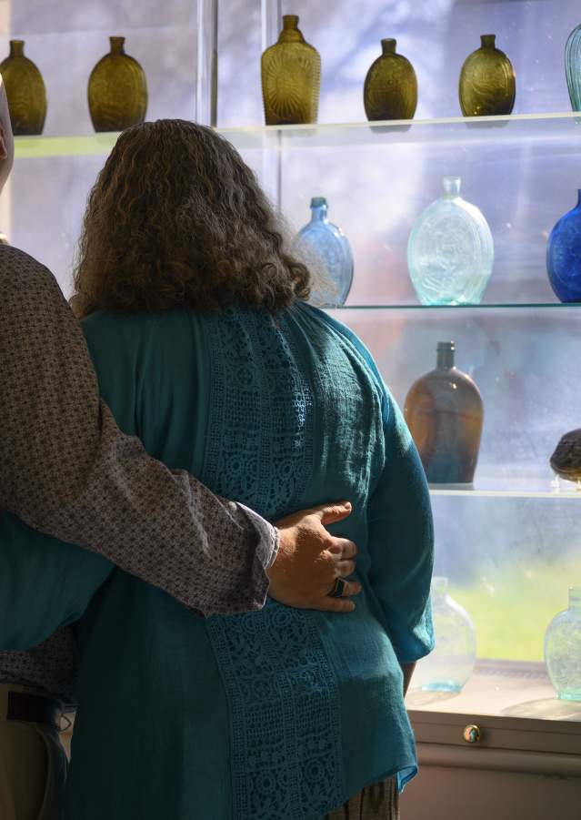 Couple embracing at the Winterthur Museum, Garden & Library