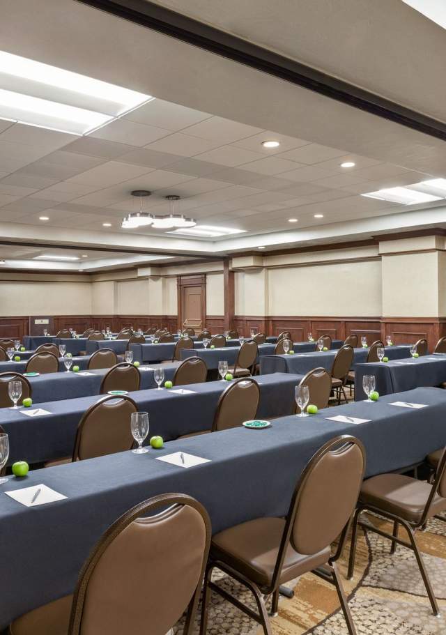 Embassy Suites by Hilton Santa Ana Orange County Airport Ballroom Classroom