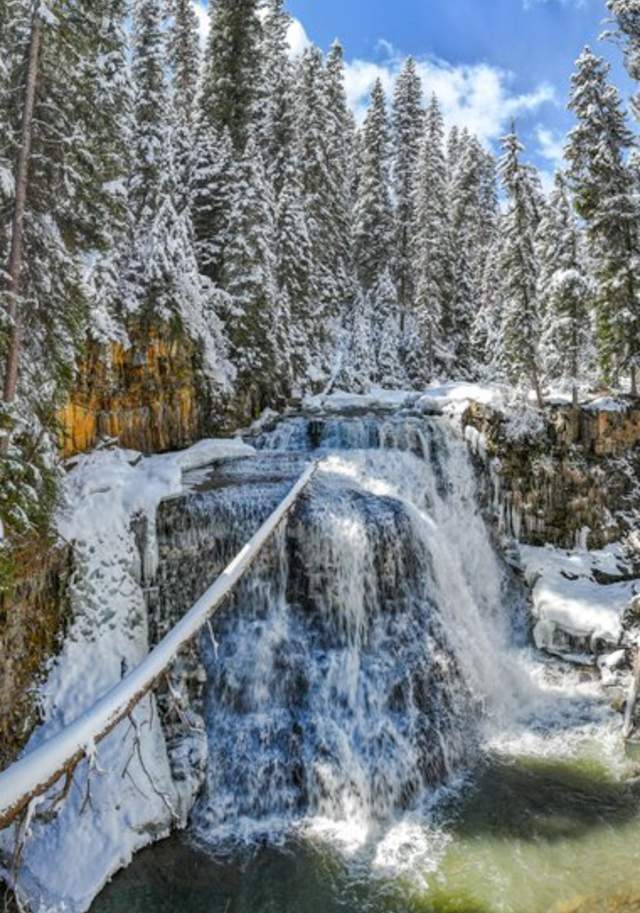 Frozen Ousel Falls