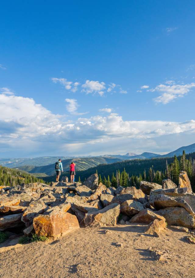 Summer hike in Beehive
