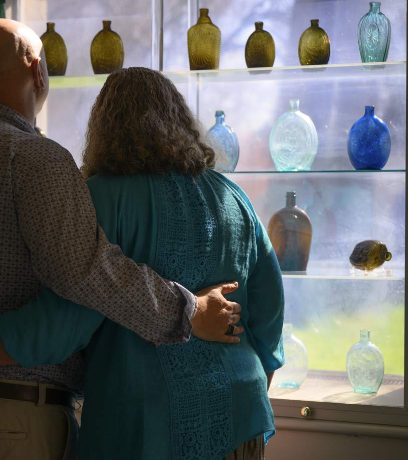 Couple embracing at the Winterthur Museum, Garden & Library