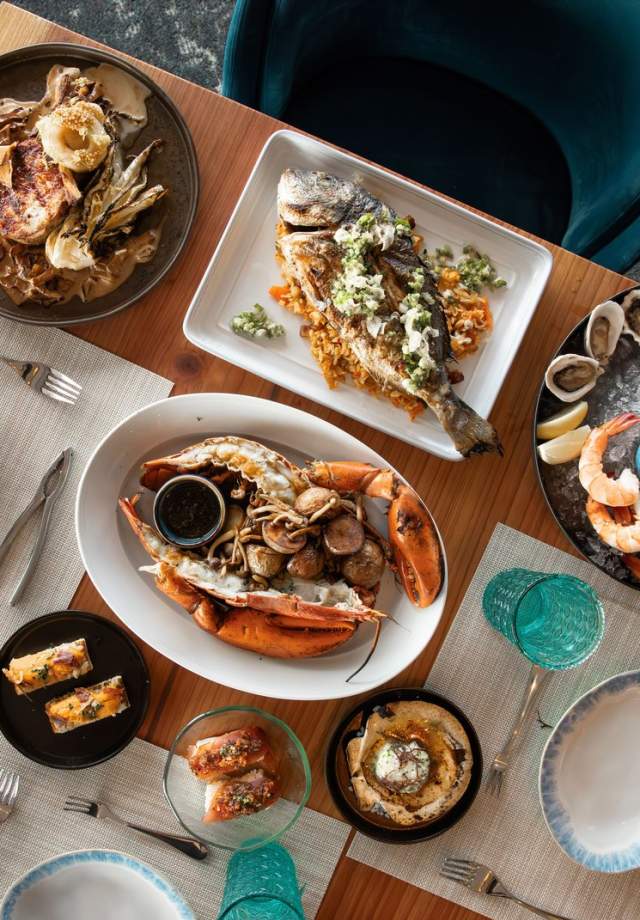 Hurrica Restaurant Table Spread