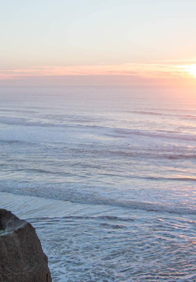 Person_Admiring_Sunset_Pescadero_Coast_by_LudmilaHofman_SanMateoCounty_SiliconValley