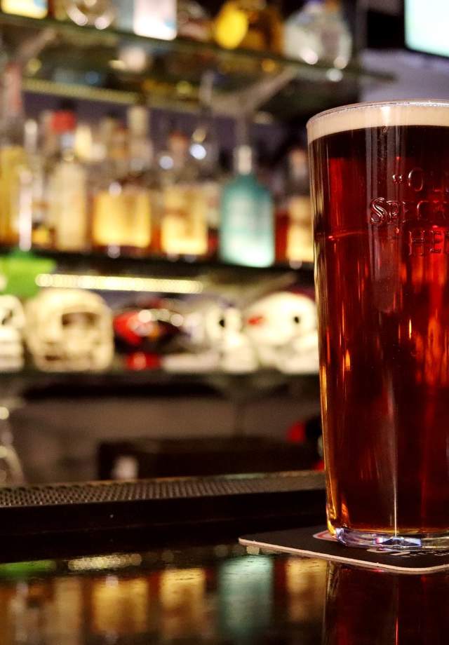 Beer-at-a-english-pub