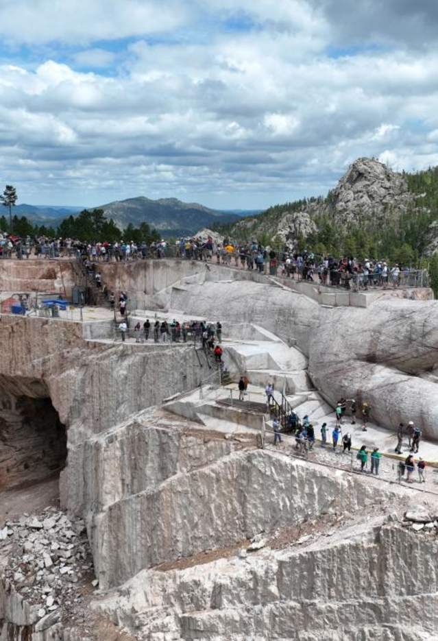 Crazy Horse 2023