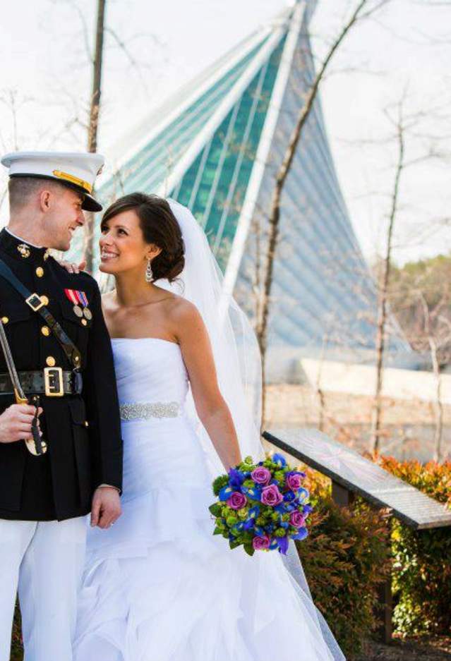 Marine and his bride in front of Marine Corps Museum