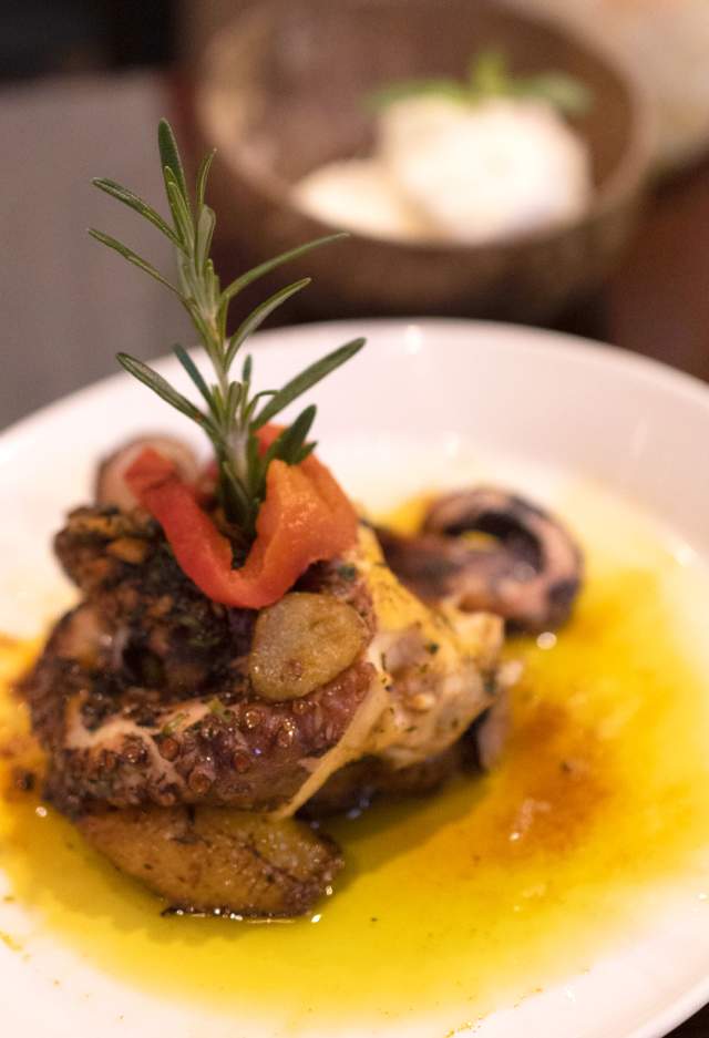 10 Rocks Tapas Bar & Restaurant