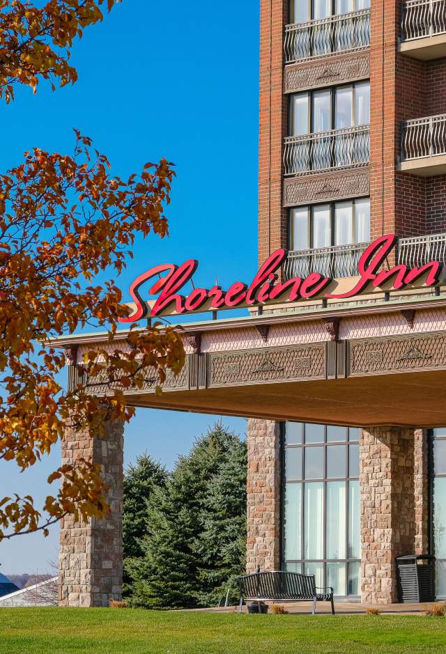 Shoreline Inn & Conference Center