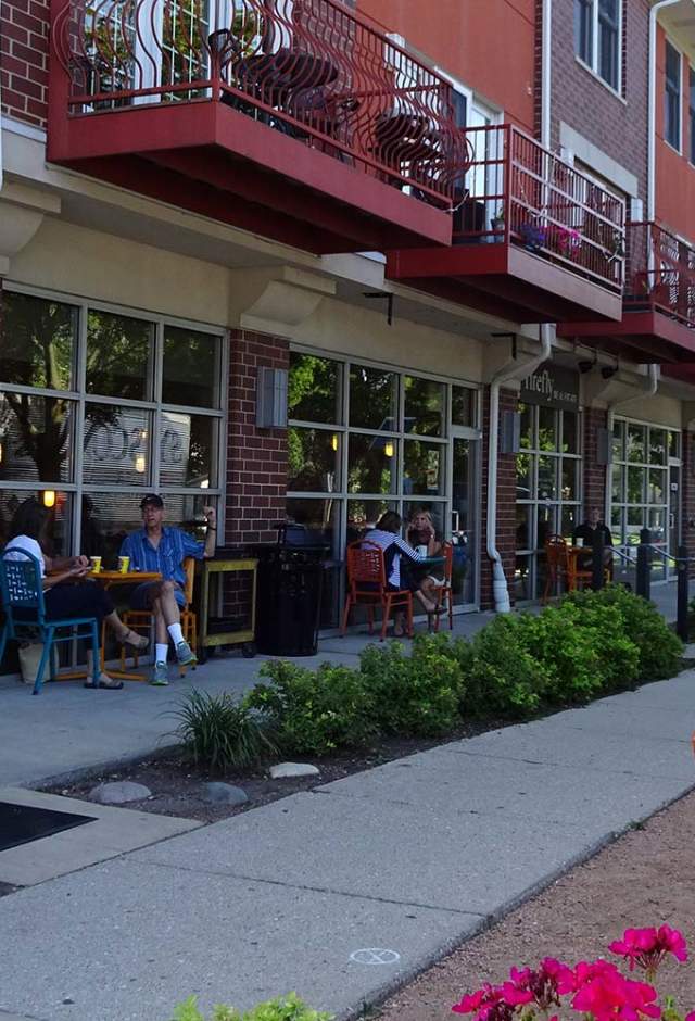 Colectivo Outside