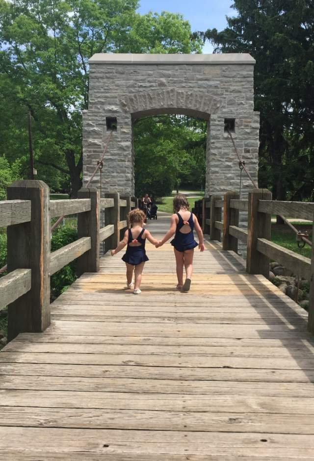 Summer Strolls in Hoyt Park