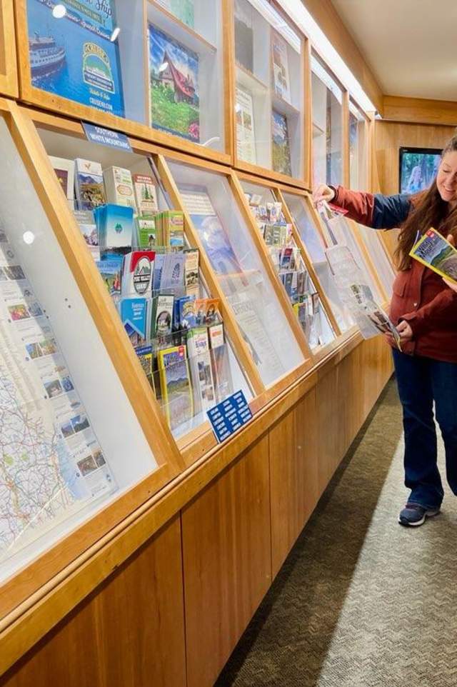 Travel Guide Visitor Center