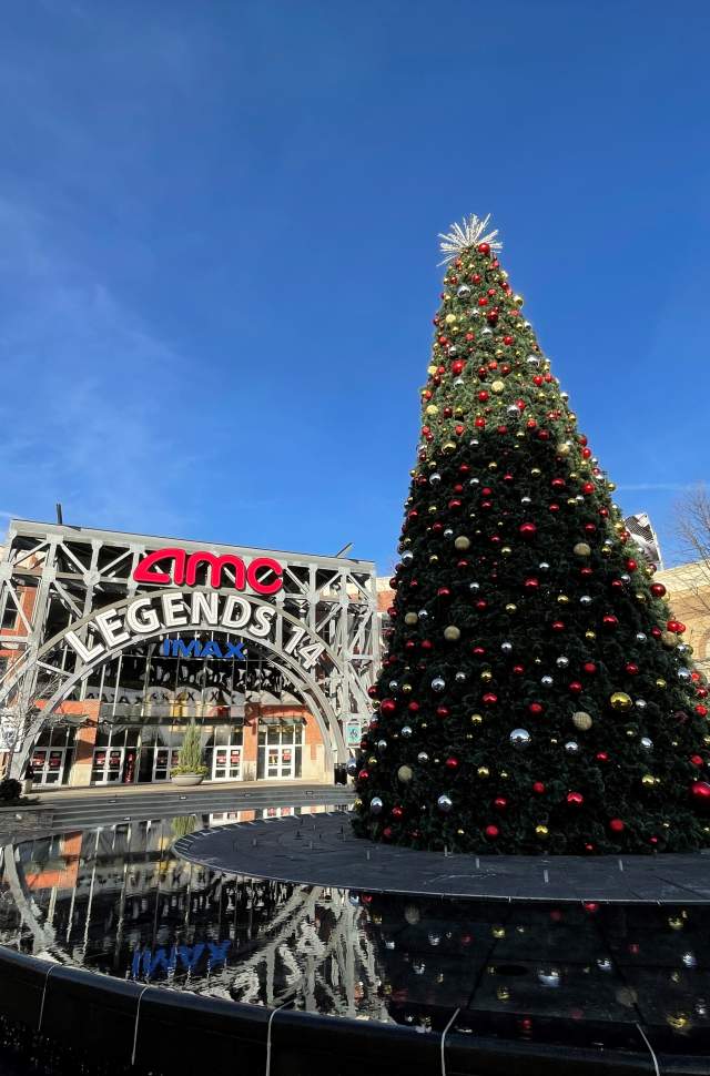 Legends Outlets Christmas Tree