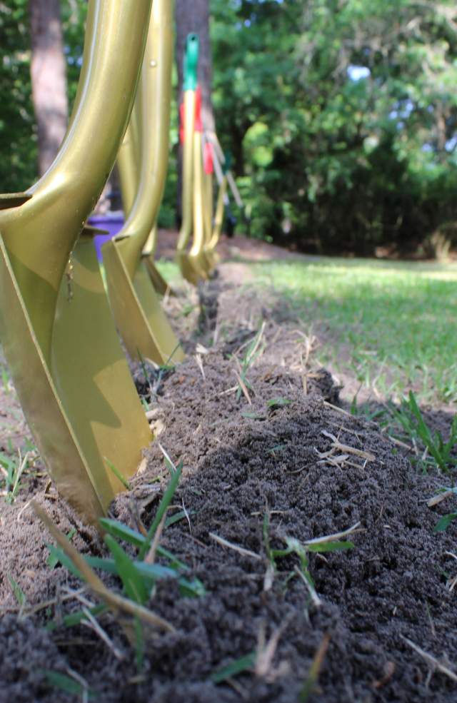 Groundbreaking shovels