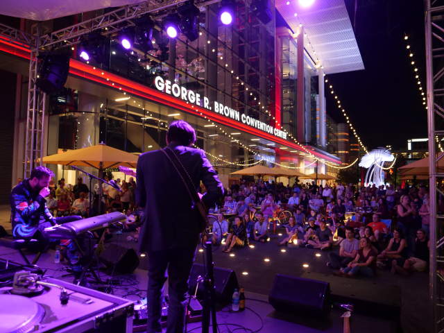Enterprise Party on the Plaza pic 2
