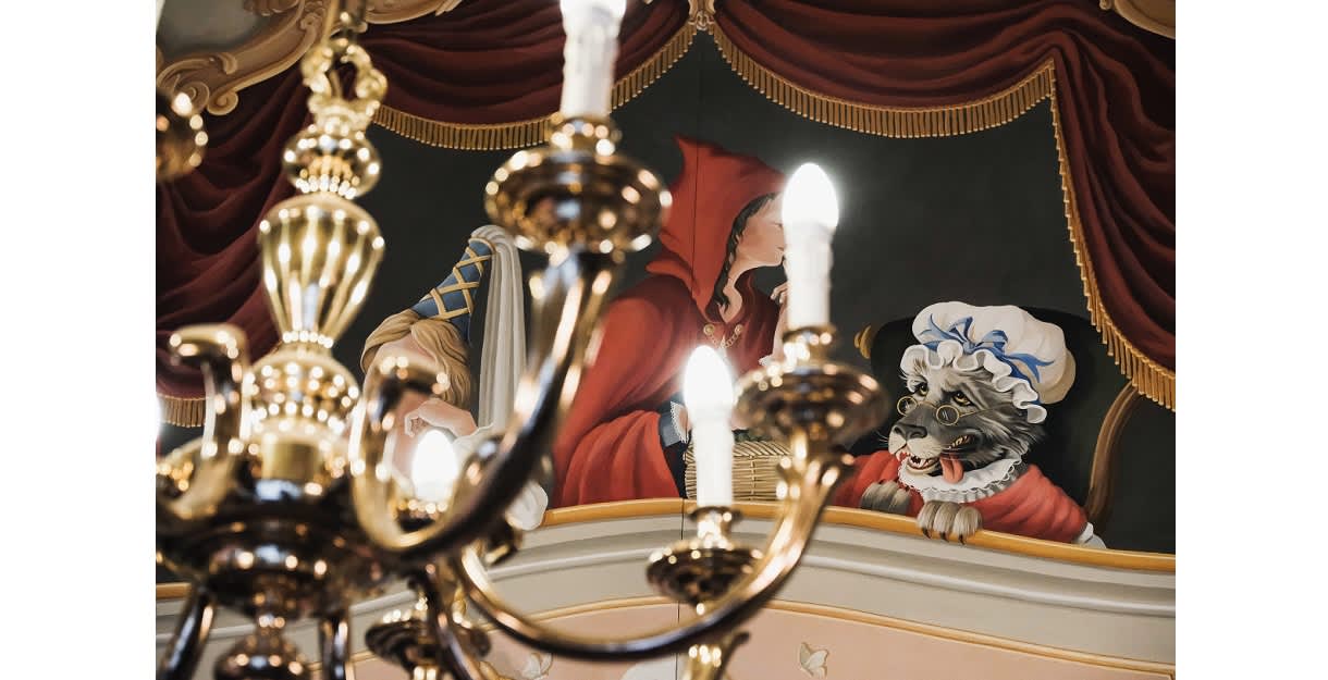 A wolf on a balcony at the Theatre