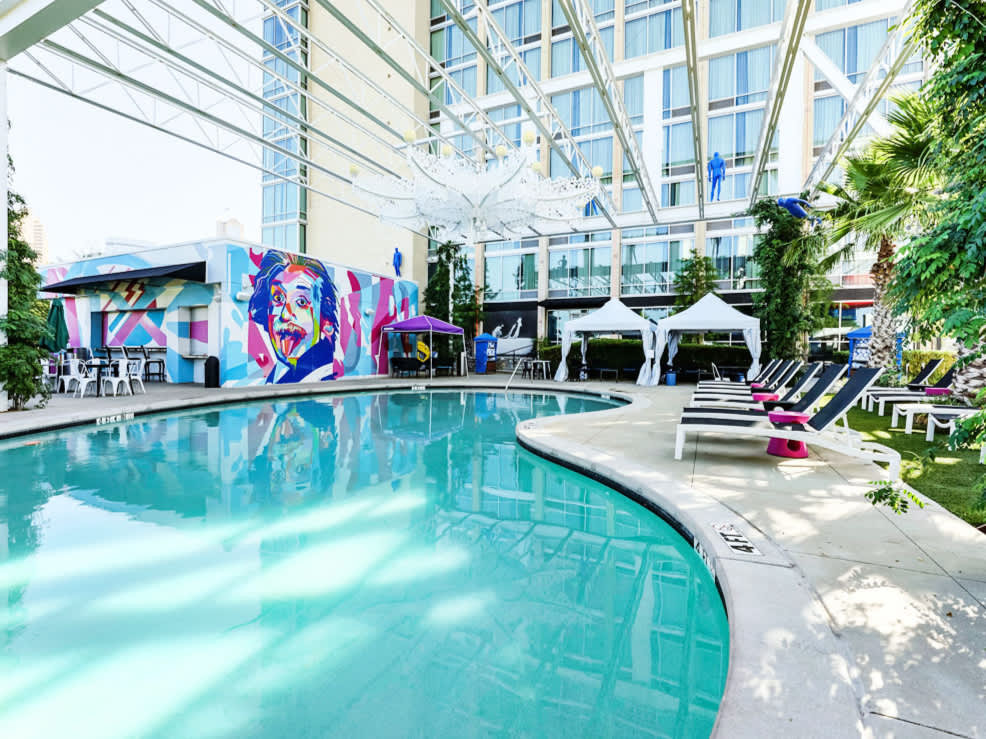 hotels in crescent city ca with indoor pool