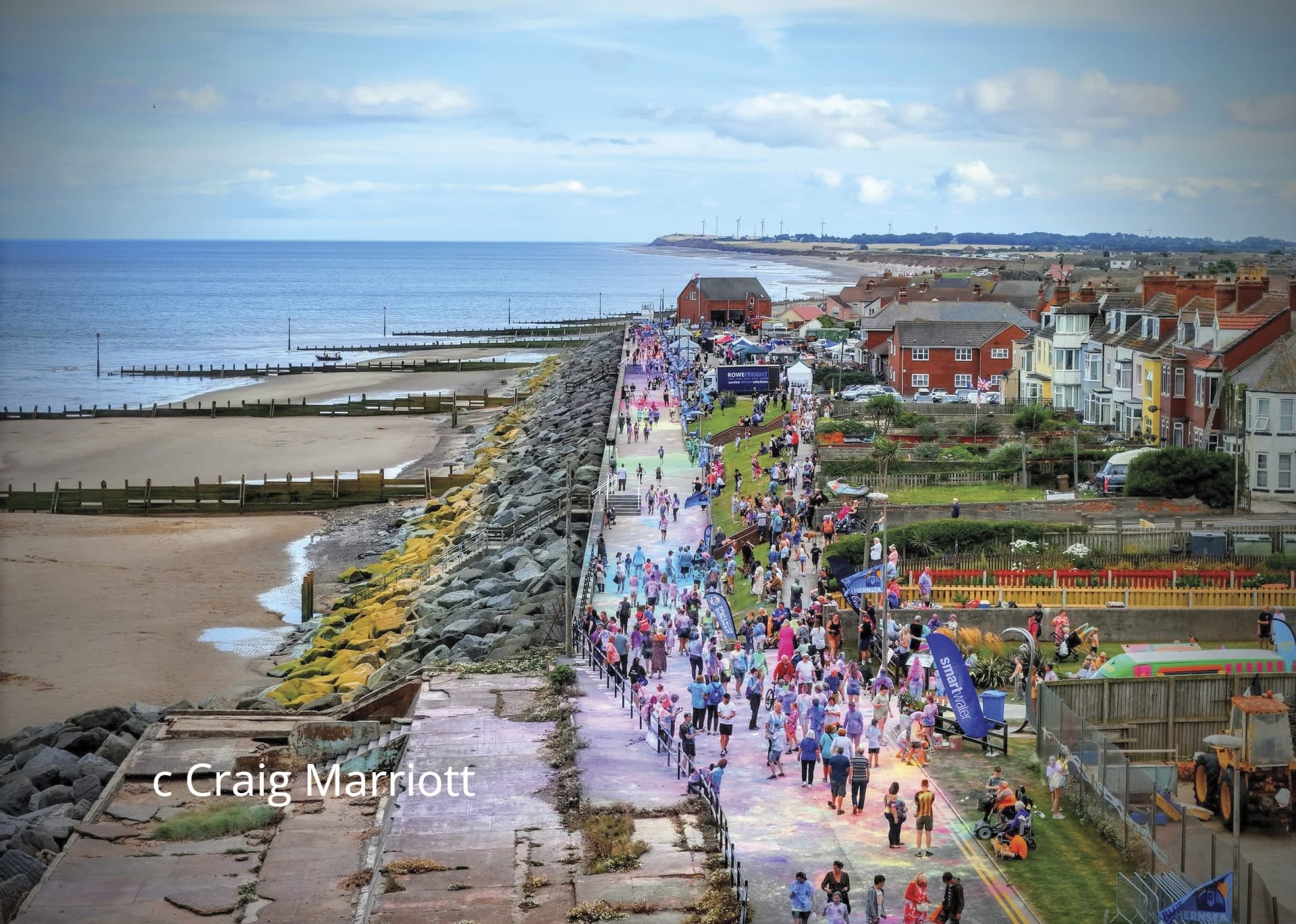 crowds along Withernsea promenade