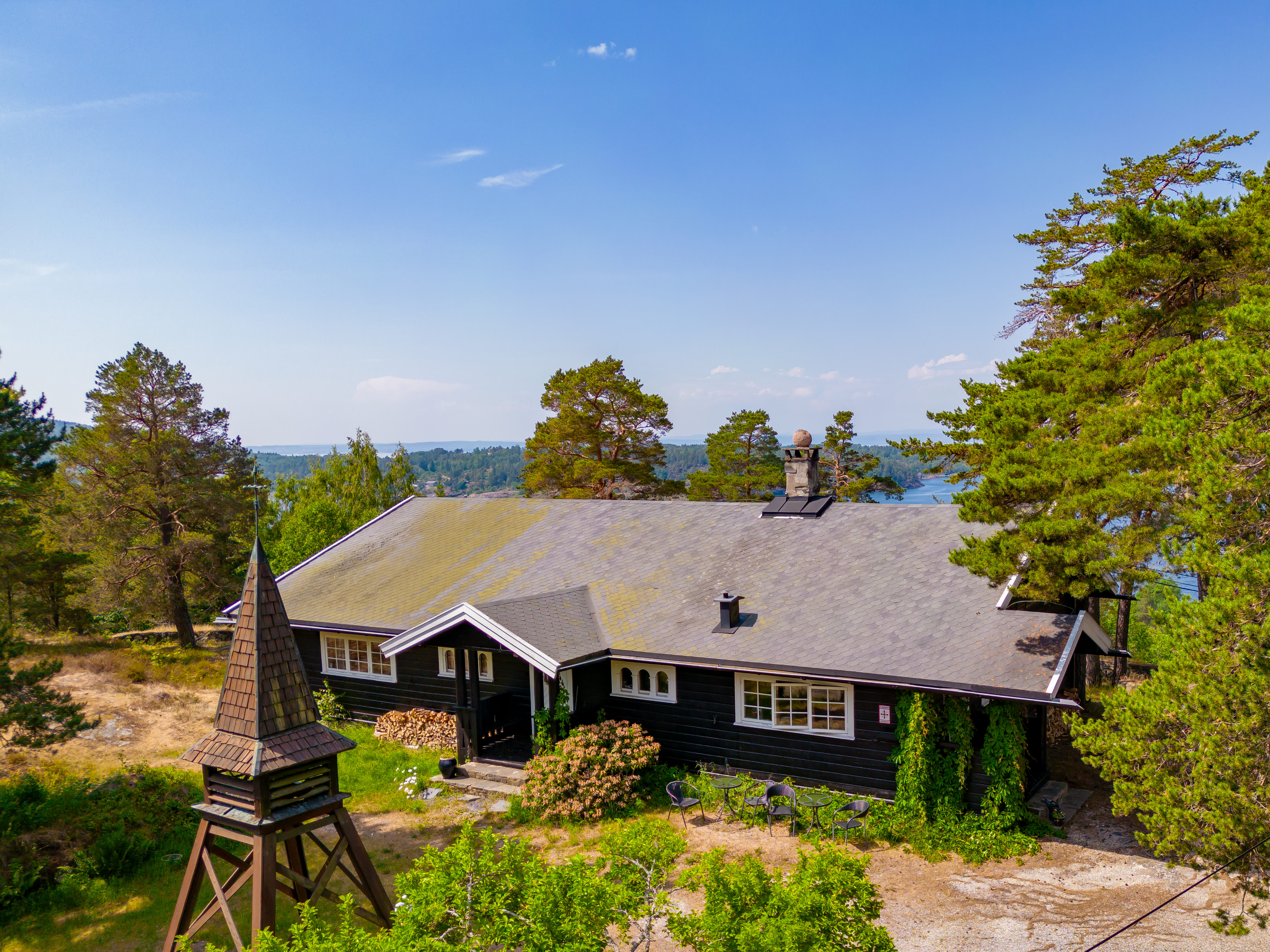 En brun hytte langs Borgleden Moss-Son