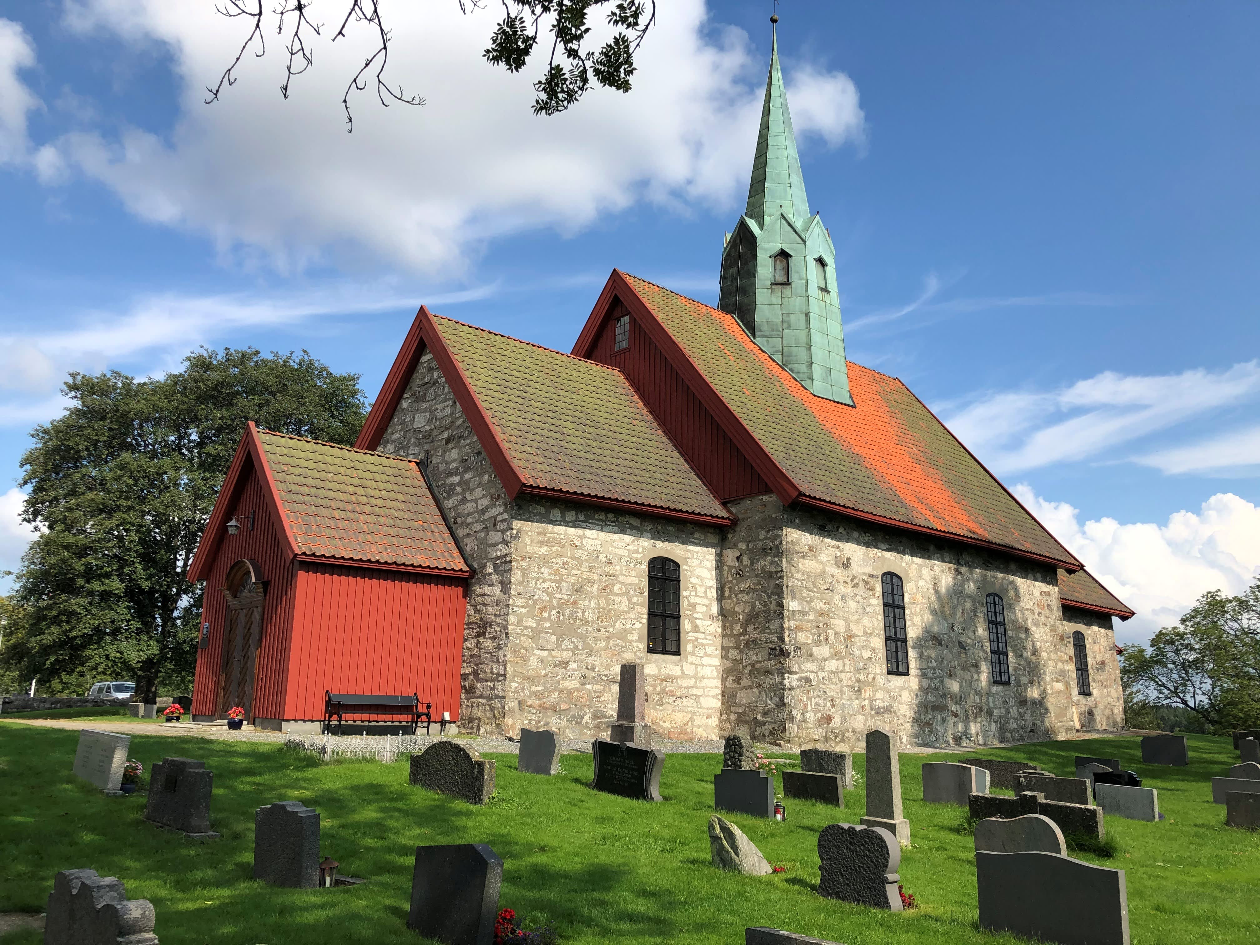 Middelalderkirke i stein