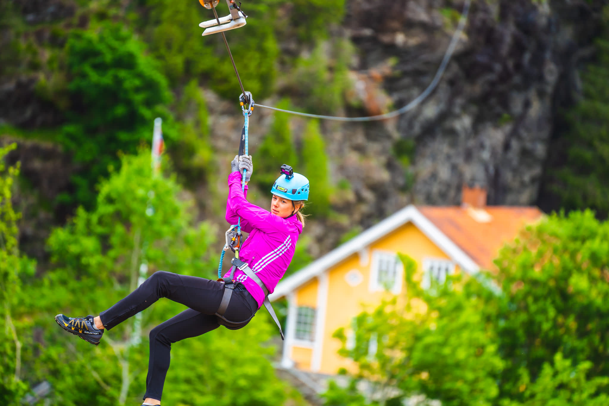 jente i zipline