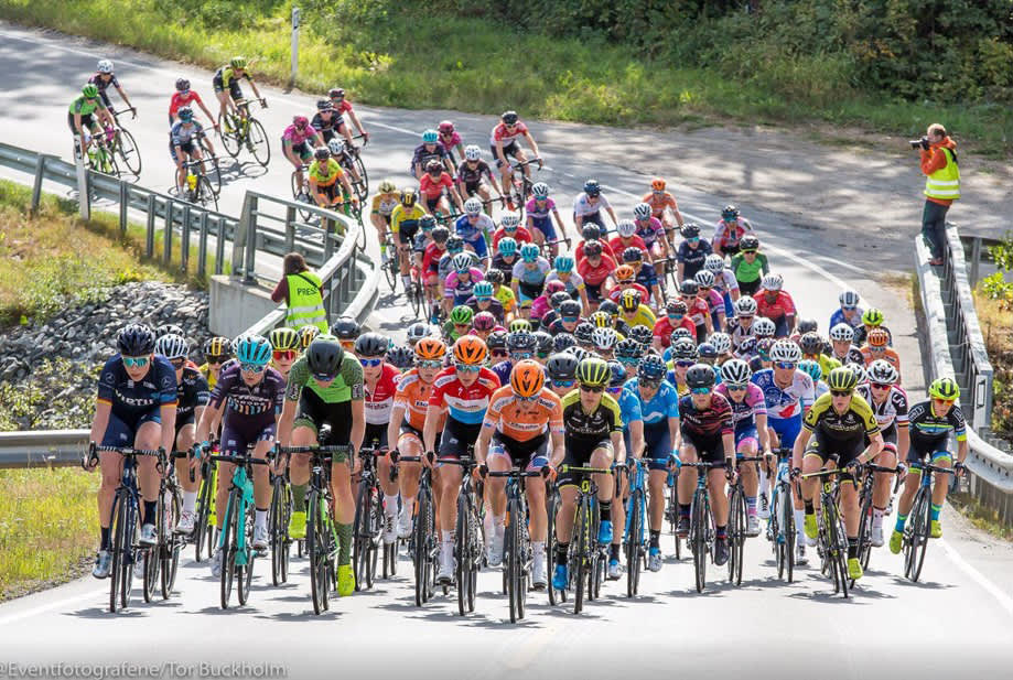 Gruppe deltagere i Ladies tour of Norway