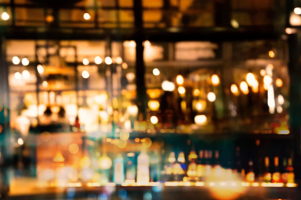 Stemningsfullt bilde av en pub