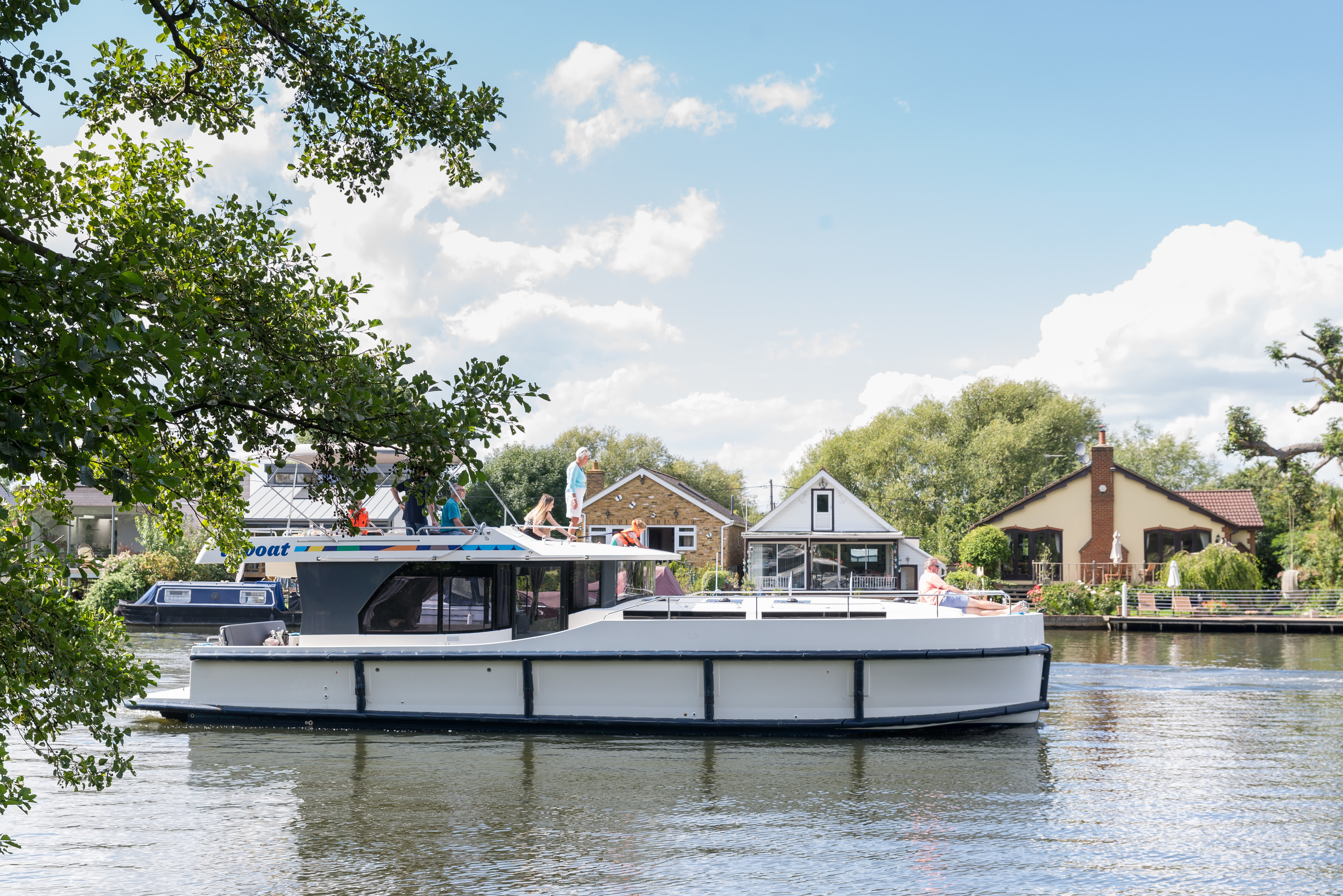 Le Boat on the Thames